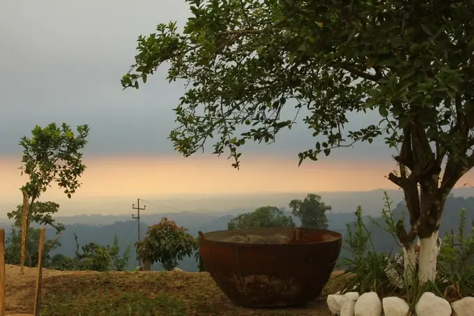 Atardecer sobre las montanas vistas desde la finca