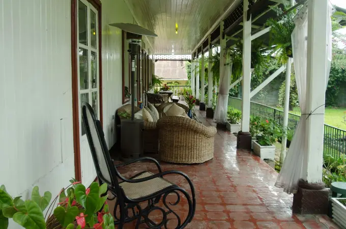 Corredor de la casa patronal de la finca